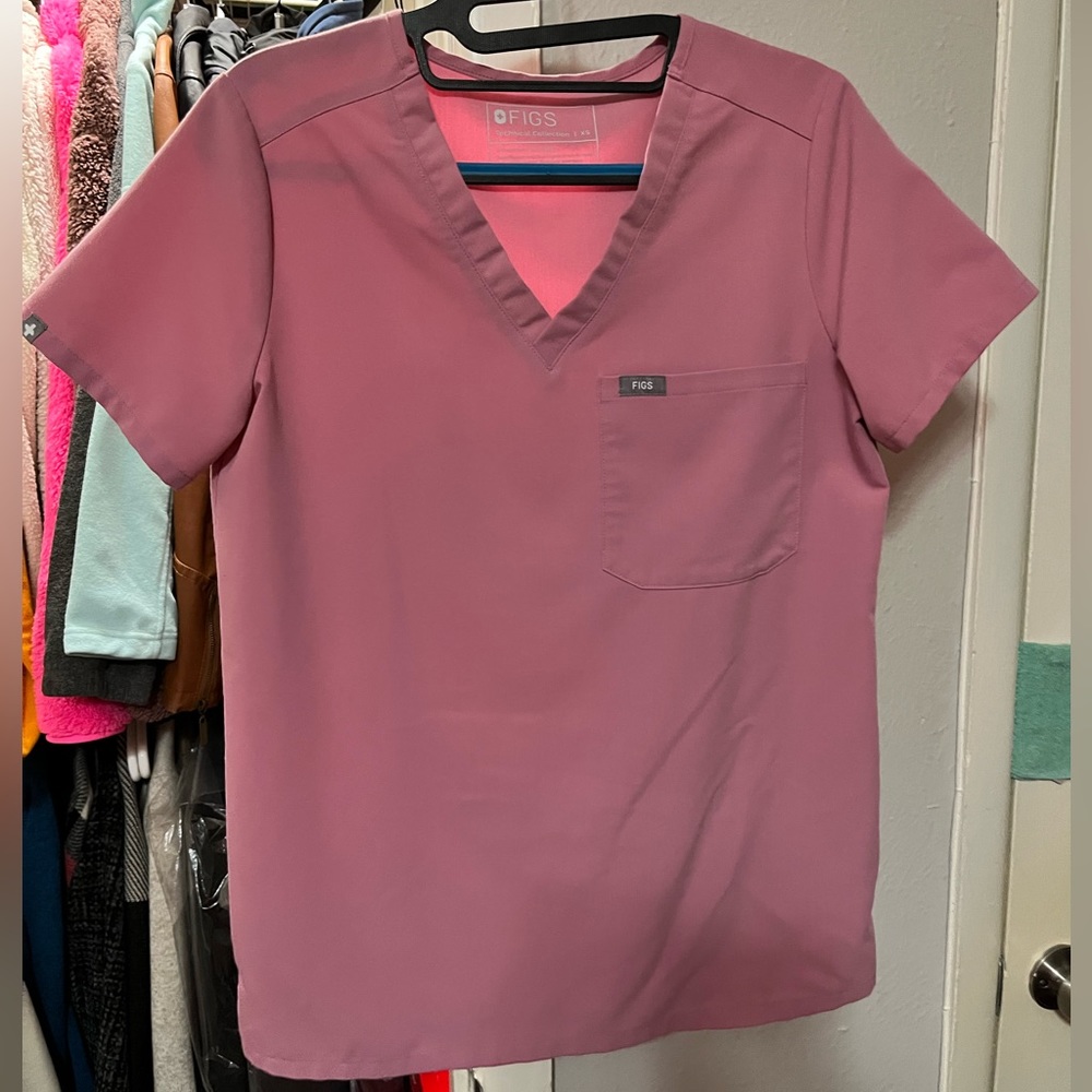 CHALK PINK figs scrubs set
